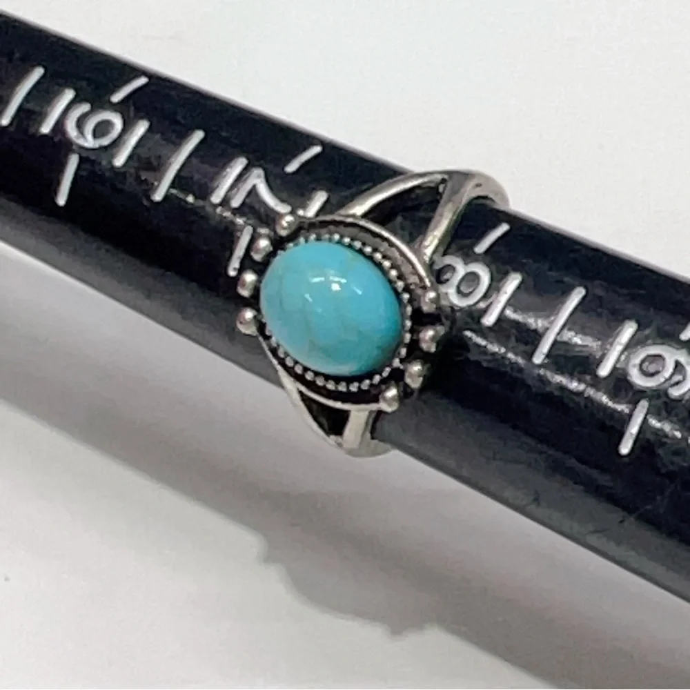 Victorian Vintage Like Faux Turquoise Stone color Silver plated Ring